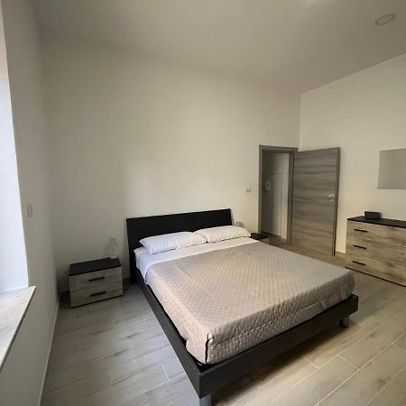Il Nido D'Amore Apartment Паола Екстериор снимка